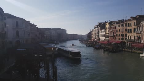 Gran-Canal-En-Venecia,-Italia-1