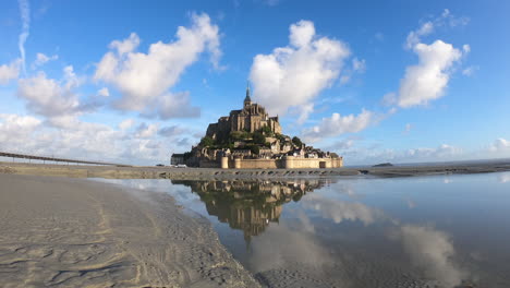 Amazing-reflection-of-Mont-Saint-Michel,-Normandy,-France