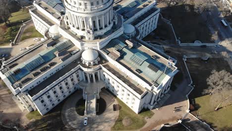 Top-Down-Overhead-4K-Drone-Footage-Of-The-Wisconsin-State-Capitol
