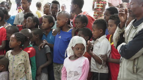 Ziway-Einheimische-Versammeln-Sich-Während-Einer-Wohltätigkeitsveranstaltung-In-Äthiopien