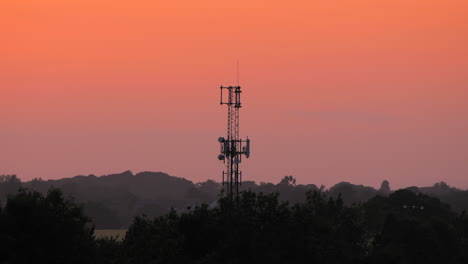 5G-telecommunications-coms-tower-antenna
