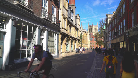 Cambridge-England,-circa-:-Street-with-college-view-in-Cambridge,-UK