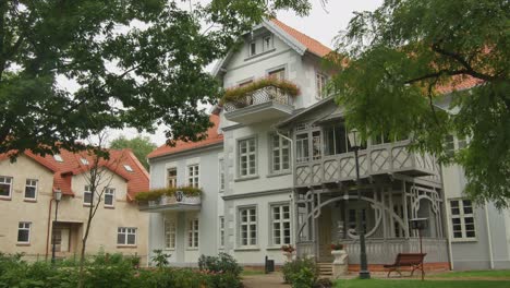 Eingang-Zum-Hugo-Scheu-Gutsgebäude-Silute-Museum-Vom-Hof-1