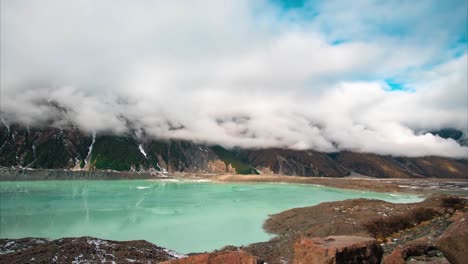 Zeitraffer-Von-Wolken,-Die-An-Einem-Sonnigen-Tag-Am-Mt-Cook-Glacier-Laker-Vorbeiziehen