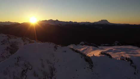 Incredible-sunset-over-the-mountains-in-Whistler-area,-Canada