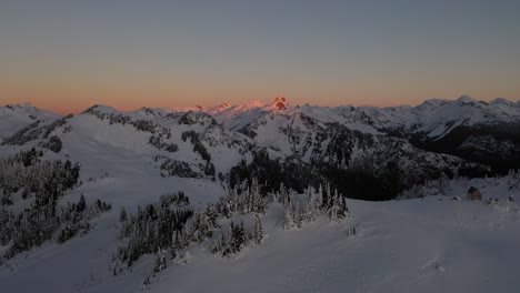 Atemberaubender-Sonnenuntergang-über-Den-Bergen-Von-Britisch-Kolumbien