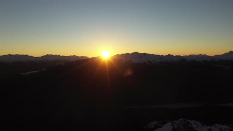 Incredible-sunrise-over-the-mountains-in-Whistler-area,-Canada