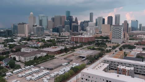 Luftaufnahme-Von-Neu-Gebauten-Wohlhabenden-Häusern-In-Der-Nähe-Der-Innenstadt-Von-Houston-Und-Umgebung