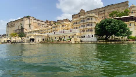 Udaipur-City-Palace-Sightseeing-From-Lake-Pichola-Touristic