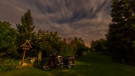 time-lapse-of-night-sky-with-moving-clouds