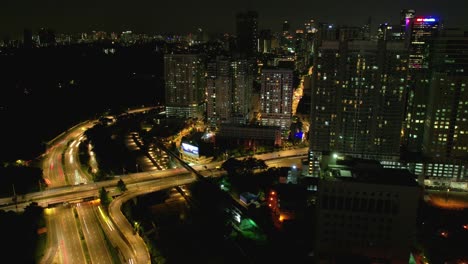 Kuala-Lumpur-Malasia-Drone-Nocturno-Hiperlapso-De-Tráfico