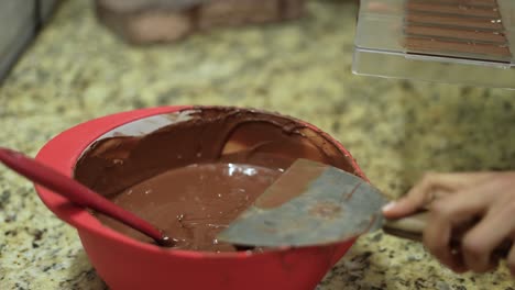 handmade-chocolate-factory-chocolate-bars-cocoa-chocolat-melted