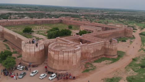 Drone-rotates-clockwise-and-capture-the-Umarkot-Fort