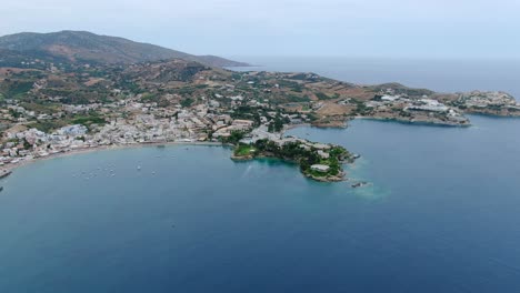 Popular-mediterranean-beach-destination-at-Crete-Island,-Greece