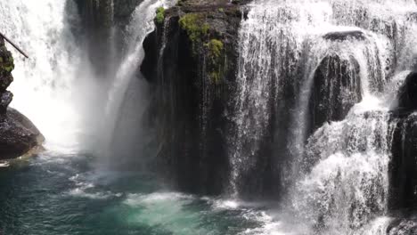The-beautiful-Lower-Lewis-waterfalls-in-Washington-State-in-slow-motion