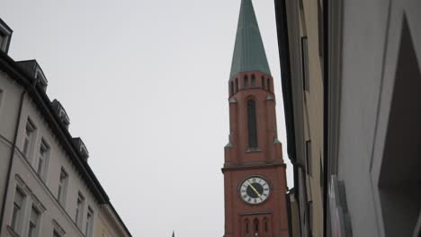 Iglesia-Bautista-De-San-Johann,-Punto-De-Referencia-Del-Este-De-Munich,-Alemania