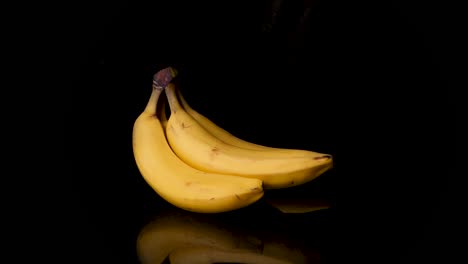 Los-Plátanos-Saludables-Con-Vitamina-Caen-En-Cámara-Lenta
