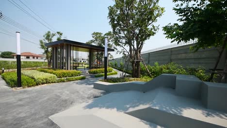 Modern-and-Dtylish-Garden-With-Stone-Jogging-Track