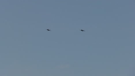 Kampfjets-Fliegen-In-Formation