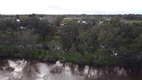 Vista-Aérea-Escénica-Sobre-El-Río-Swan-Inundado-Perth