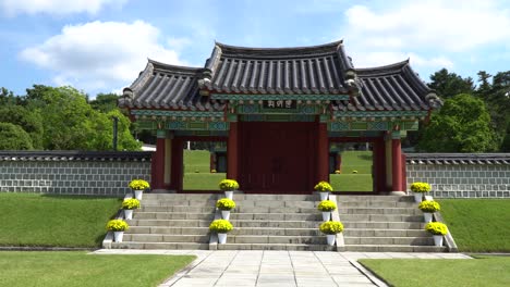 Tomb-Of-Seven-Hundred-Patriots-In-Geumsan,-Chungcheong-Province,-South-Korea