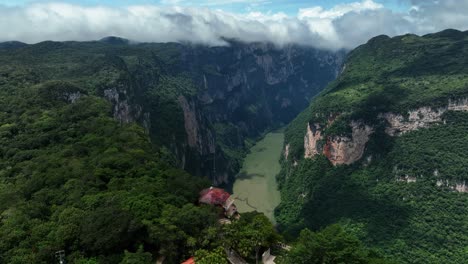 Aerial-view-around-the-viewpoint-at-the-Sumidero-Canyon-in-Mexico---circling,-drone-shot