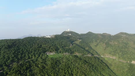 Höhenlage-Am-Frühen-Morgen-über-Hong-Kong-Lion-Rock-Mountain-Ridge,-Luftaufnahme