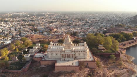 Fly-over-Jaswant-Thada,-famous-cenotaph-in-Jodhpur,-Rajasthan