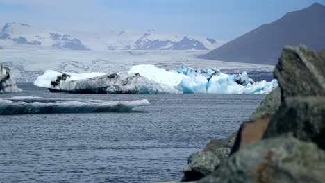 Muchos-Icebergs-Están-Atrapados-En-Una-Bahía