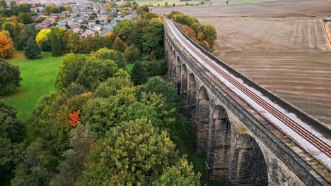 Imágenes-De-Drones-Del-Impresionante-Viaducto-Penestone-Visto-Desde-El-Lado-Este