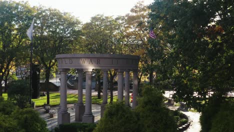 Drone-eight-pillar-World-War-II-sentimental-monument-downtown-Providence,-RI