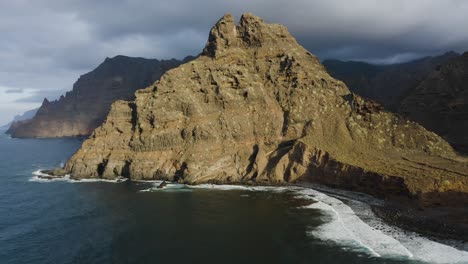 Coastal-scenery-at-Punta-del-Hidalgo-during-a-cloudy-day,-Tenerife