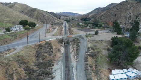 Circling-empty-train-tracks-in-Soledad,-California
