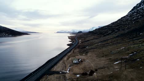 Drohnenaufnahmen-Von-Einem-Der-Fjorde-Ostislands