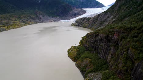 Vista-Aérea-Del-Lago-Y-Valle-Glaciar-De-Mendenhall---Juneau-Alaska