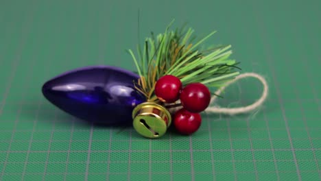 Christmas-glass-bulb-ornament-on-a-cutting-mat