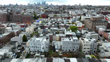 Rising-aerial-of-urban-homes-in-large-metropolitan-USA-city