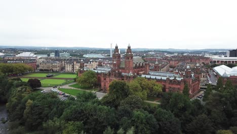 Kelvingrove-Art-Gallery-and-Museum-at-Glasgow-in-Scotland