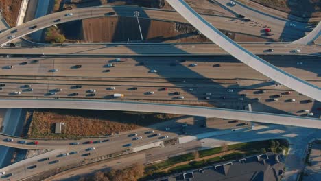 Aerial-of-cars-on-59-South-freeway-in-Houston,-Texas