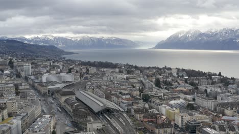 Drone-Aerial-of-the-swiss-town-and-the-cathedral-of-Lausanne