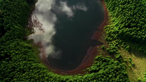 Vogelperspektive-Orbit-Kanarische-Lagune-Himmel-Spiegelung-Sao-Miguel-Azoren