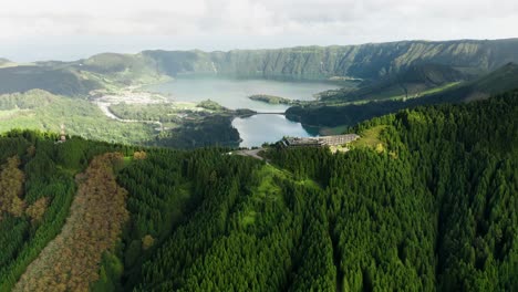 Wide-push-in-Monte-Palace-hotel-in-Lagoa-das-Sete-Vista-do-Rei,-Azores