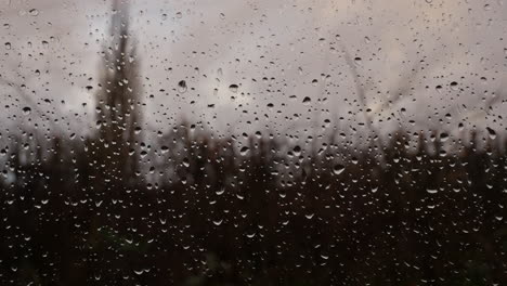 Regenszene-Durch-Ein-Fenster
