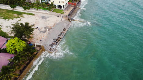Für-Immer-Verlorener-Strand-Durch-Taifune,-Klimawandel,-Steigendes-Meereswasser-Und-Verantwortungslosen-Resortbau-In-Phan-Thiet,-Vietnam