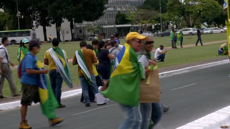 Los-Partidarios-Del-Presidente-Brasileño-Jair-Bolsonaro-Se-Reúnen-En-Las-Calles-Durante-Una-Manifestación-A-Pesar-De-Covid19