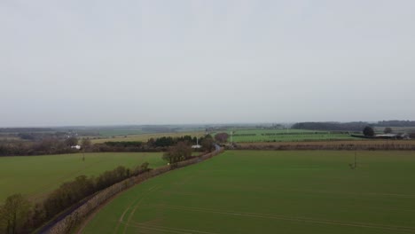 Pintorescas-Imágenes-De-Drones-De-Una-Carretera-Rural-En-Kent