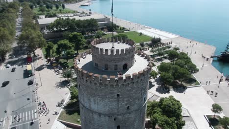 Drone-shot-of-the-White-Tower-of-Thessaloniki