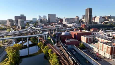 aerial-pullout-from-skyline-and-traffic-in-richmond-virginia
