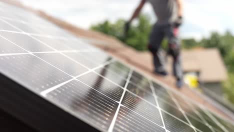 Solar-panels-on-roof,-mechanic-preparing-installation,-consumer-solar-power