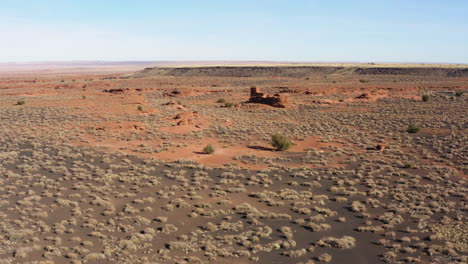 Ruins-of-red-sandstone-building-in-the-desert